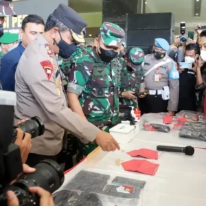Dihadiri KASAD, Kapolda Jateng Paparkan Kronologi Penembakan Istri Anggota TNI