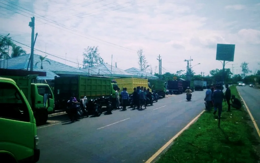 Dilarang Beli Solar Subsidi, Sopir Angkutan Dump Truk Akan Demo