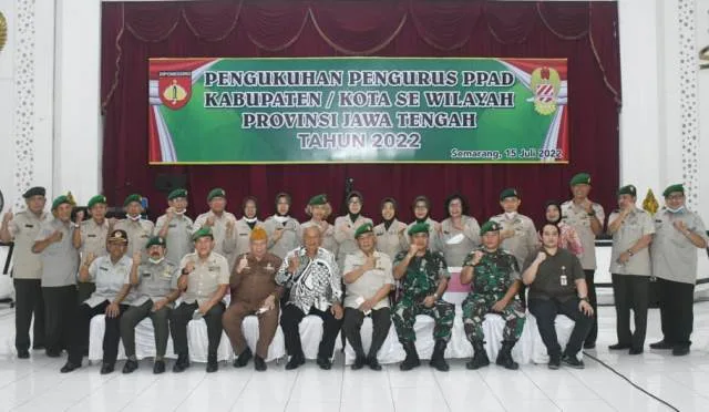 Kapok Sahli Pangdam IV/Dip Kukuhkan Ketua PPAD Jateng Yang Baru