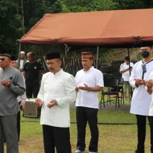 Kapolda Bengkulu Serahkan Kurban 1443H Sapi Seberat 900 Kg Kapolda Bengkulu Serahkan Kurban 1443H Sapi Seberat 900 Kg