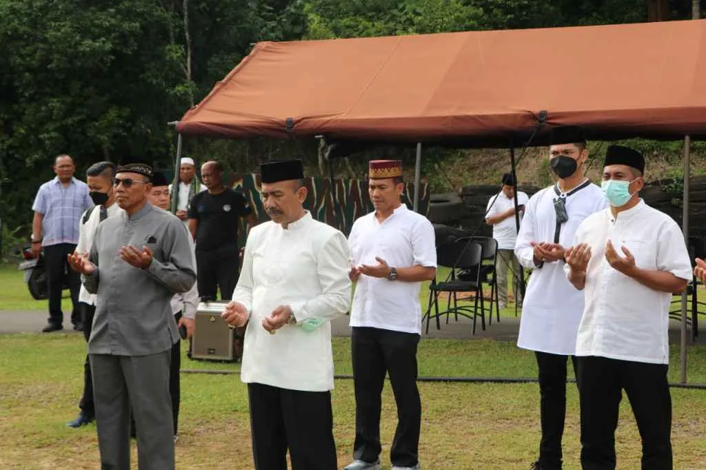 Kapolda Bengkulu Serahkan Kurban 1443H Sapi Seberat 900 Kg