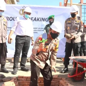 Kapolda Jateng Letakkan Batu Pertama Pembangunan Sarana Tambahan RS Bhayangkara Semarang Kapolda Jateng Letakkan Batu Pertama Pembangunan Sarana Tambahan RS Bhayangkara Semarang