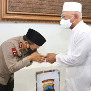 Kapolda Jateng Silaturahmi Alim Ulama Rembang di Kediaman Gus Mus