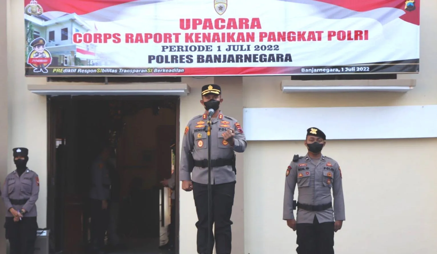 Kapolres Banjarnegara Pimpin Corps Raport Kenaikan Pangkat Polri di Hari Bhayangkara Ke-76