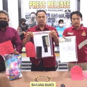 Kuras Isi ATM Milik Agen Bank, Dua Tersangka Diamankan Polsek Bantarbolang Kuras Isi ATM Milik Agen Bank, Dua Tersangka Diamankan Polsek Bantarbolang