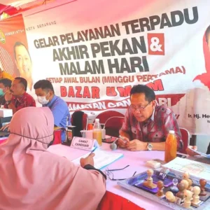 Layanan Publik Akhir Pekan, Camat Candisari Turun Langsung Layani Warga Layanan Publik Akhir Pekan, Camat Candisari Turun Langsung Layani Warga