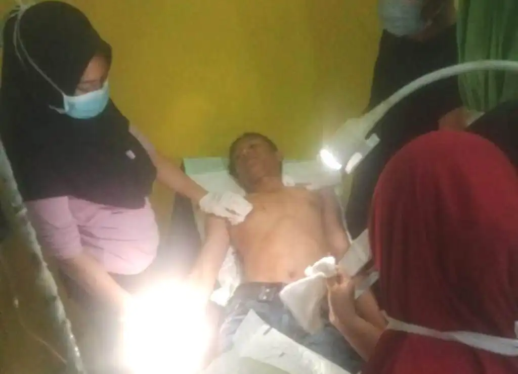 Leher Remaja Kaur Ditikam Saat Nonton Pesta Nikah