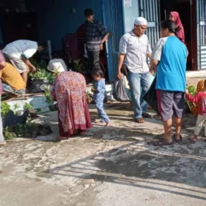 Pemdes Tanjung Agung Kaur, Bagikan Ribuan Bibit Unggul Kepada Warganya
