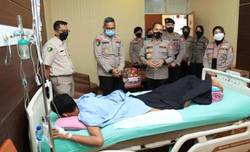 Polri Anjangsana ke Mantan Kapolri Hingga Anggota yang Sakit dan Gugur Saat Tugas