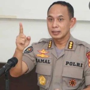 Polri Buru KKB Papua Pembunuh Pendeta dan 9 Warga Polri Buru KKB Papua Pembunuh Pendeta dan 9 Warga