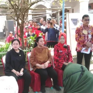 Puan Kunjungi Brebes Serahkan Bantuan Bedah Rumah
