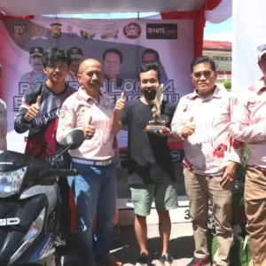 Ratusan Burung Berkicau Ikut Lomba Memperebutkan Piala Kapolda Bengkulu Ratusan Burung Berkicau Ikut Lomba Memperebutkan Piala Kapolda Bengkulu