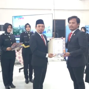 Saat HUT Bhayangkara, Polres Bengkulu Terima Penghargaan Dari Pemkot Saat HUT Bhayangkara, Polres Bengkulu Terima Penghargaan Dari Pemkot