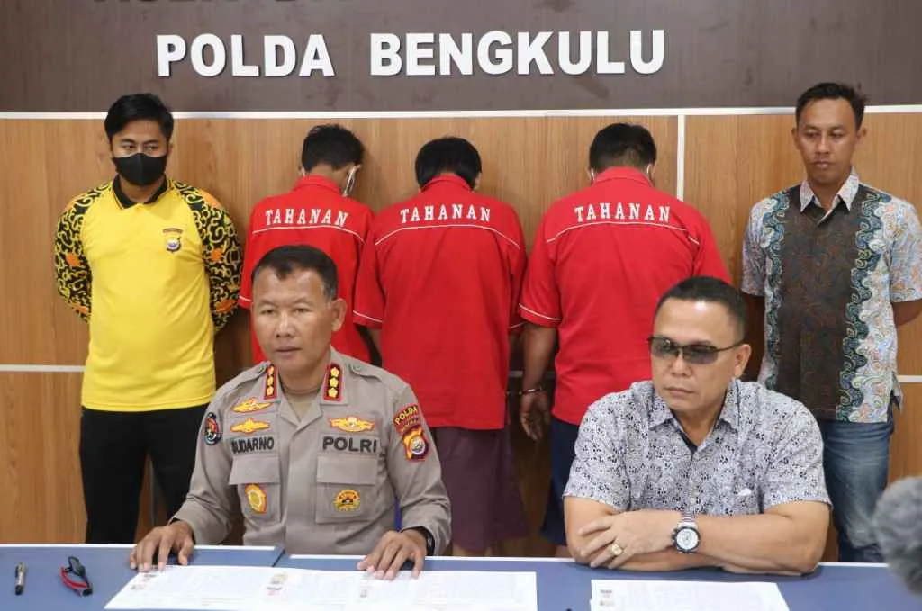 Sabu Dari Padang, Dua Pengedar Satu Kurir Berhasil Ditangkap