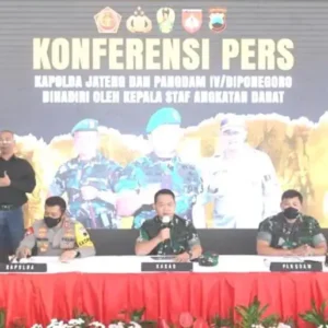 Terkait penembakan Istri TNI, Kasad Bersama Pangdam IV/Dip dan Kapolda Jateng Gelar Konferensi Pers