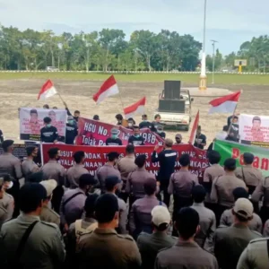 Tolak HGU PT DDP, KMS Kembali Beraksi di Depan Kantor Bupati Mukomuko Tolak HGU PT DDP, KMS Kembali Beraksi di Depan Kantor Bupati Mukomuko