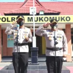 Tongkat Komando Kapolres Berganti, Polres Mukomuko Gelar Apel Kenal Pamit  