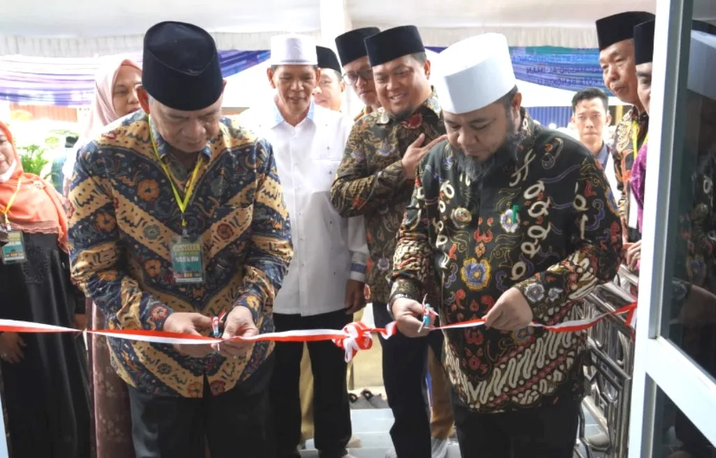 Usai Direnovasi, Masjid Al Iman Diresmikan Wali Kota Bengkulu