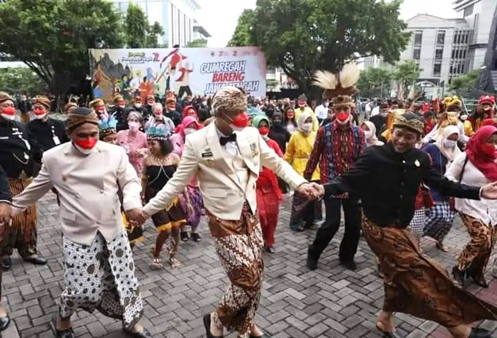 Berbagai Etnis Meriahkan HUT Jateng, Ganjar : Wujud Semangat Kebersamaan dalam Keberagaman