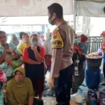 BPNT Telah Cair, Bhabinkamtibmas Pantau Kualitas Sembako yang Disalurkan