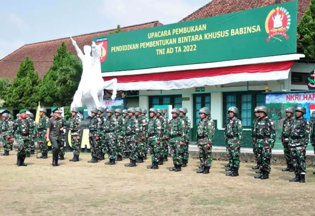 Danrindam Buka Upacara Pendidikan Bintara Khusus Babinsa TNI AD TA 2022