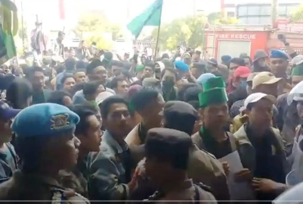 Demo Tolak Kenaikan Harga BBM, HMI Bengkulu Bentrok Dengan Aparat