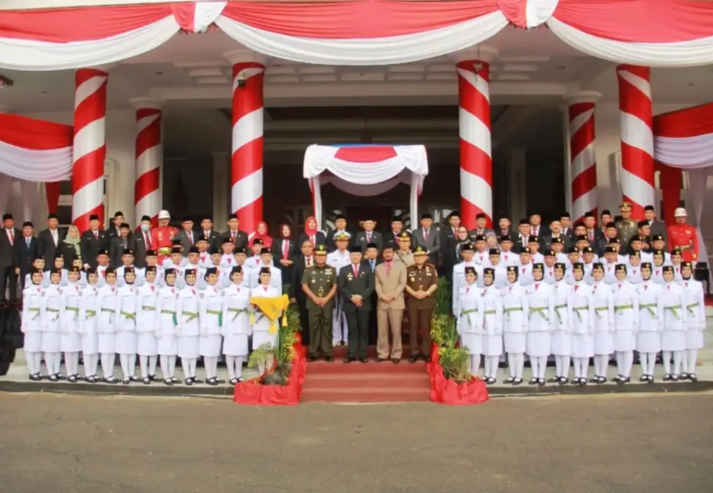 Gubernur Rohidin Kukuhkan Pasukan Paskibraka Provinsi Bengkulu
