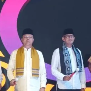 Hadiri Festival Tabut, Sandiaga Apresiasi Gubernur Bengkulu Bangkitkan Pariwisata Hadiri Festival Tabut, Sandiaga Apresiasi Gubernur Bengkulu Bangkitkan Pariwisata