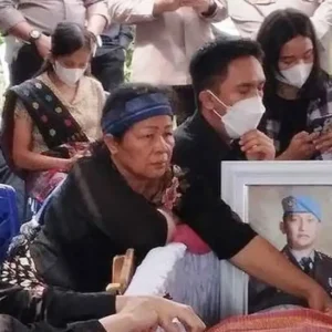 Hasil Autopsi Ulang Diumumkan, Ini Reaksi Keluarga Brigadir J Hasil Autopsi Ulang Diumumkan, Ini Reaksi Keluarga Brigadir J