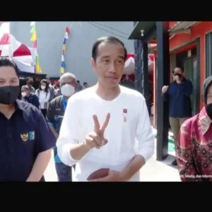 Jokowi Mulai Bagikan BLT BBM Hari Ini Pembangunan Apple Academy di Indonesia, Tim Cook Temui Presiden Jokowi Jokowi Resmi Dapat Pensiun Seumur Hidup Rp 30 Juta Per Bulan