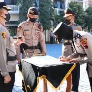 Kapolres Banjarnegara Pimpin Sertijab Kabag SDM, Kasat Samapta dan Empat Kapolsek Jajaran