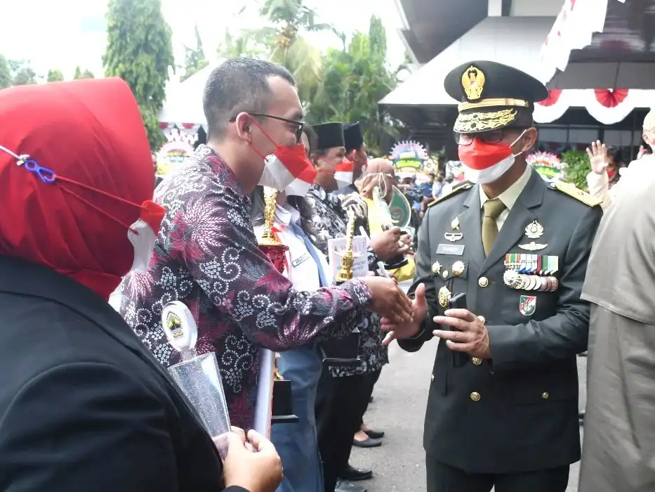 Kasdam IV/Diponegoro Hadiri Upacara HUT Provinsi Jateng Ke-72