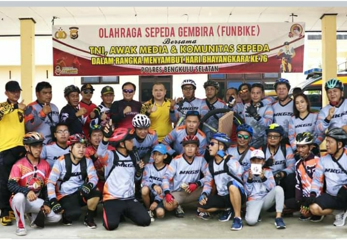 Ketua DPRD BS Ikut Meriahkan Fun Bike Hari Bhayangkara Ke 76