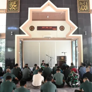 Kodam IV/Diponegoro Gelar Doa Bersama Dalam Rangka HUT ke-77 RI Kodam IV/Diponegoro Gelar Doa Bersama Dalam Rangka HUT ke-77 RI