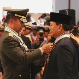 Menhan Prabowo Subianto Dianugerahi Empat Bintang Utama Menhan Prabowo Subianto Dianugerahi Empat Bintang Utama