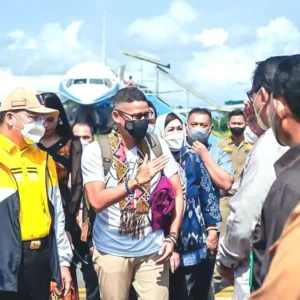 Menteri Sandiaga Uno Tiba di Bumi Rafflesia Menteri Sandiaga Uno Tiba di Bumi Raflesia