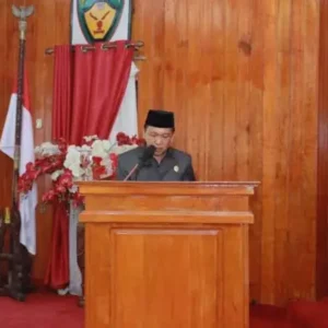 Pandangan Umum Fraksi-Fraksi Atas Nota Pengantar Bupati Terhadap Enam Raperda