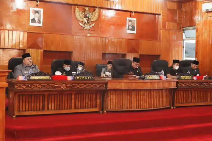 Paripurna DPRD BS Jawaban Bupati Atas Pandangan Fraksi Raperda No 9