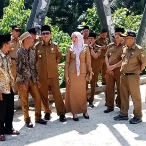 Peduli, Bupati Kaur dan Wabup Sambangi Wilayah Terdampak Banjir Peduli, Bupati Kaur dan Wabup Sambangi Wilayah Terdampak Banjir