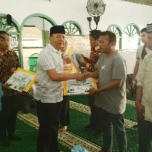 Peduli Korban Kebakaran, Gubernur Rohidin Beri Bantuan