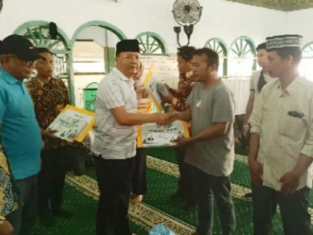 Peduli Korban Kebakaran, Gubernur Rohidin Beri Bantuan