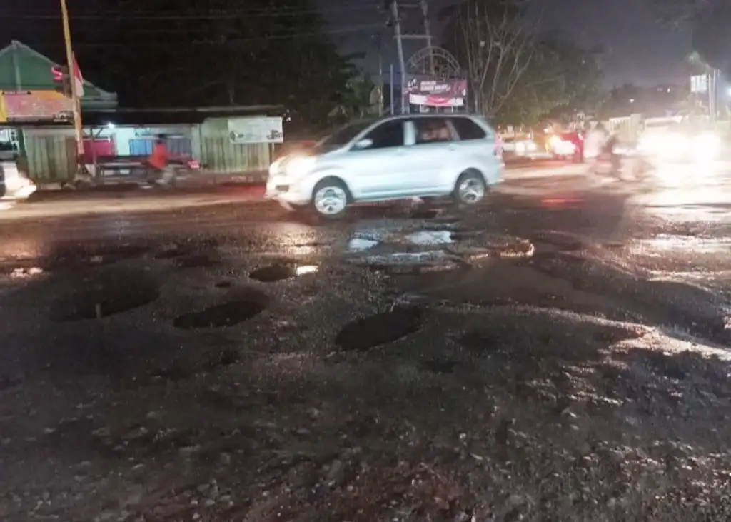 Pemprov dan Pemkot Bengkulu Diminta Perbaiki Jalan Kampung Bali  
