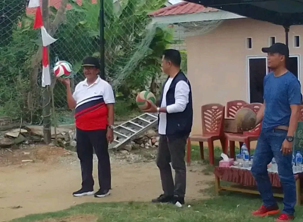 Ramlan Buka Turnamen Bola Volly Barsat Cup II