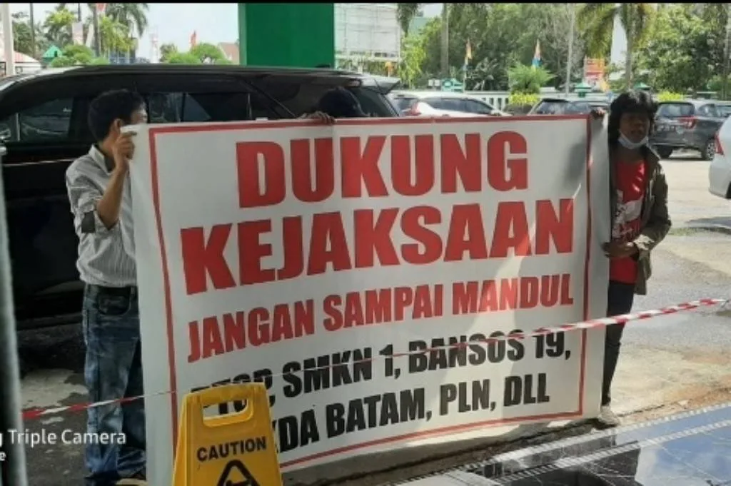 RCW desak kejari batam