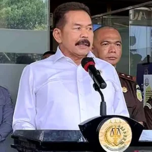 Rugikan Negara 78 Triliun, Surya Darmadi Ditahan Kejagung 20 Hari Rugikan Negara 78 Triliun, Surya Darmadi Ditahan Kejagung 20 Hari Jaksa Agung Ungkap Korupsi Timah, Negara Rugi Hingga 300 Triliun