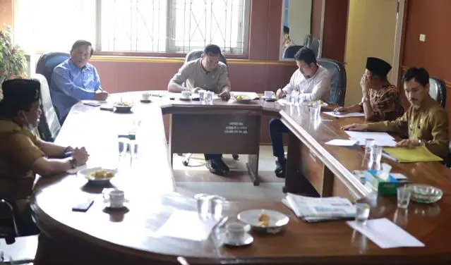Tindaklanjuti Laporan P-Apdesi, Komisi I DPRD BS Rapat Bersama Inspektur Inspektorat