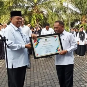 UIN FAS Bengkulu Dapat Penghargaan dari Dirjen Pendis UIN FAS Bengkulu Dapat Penghargaan dari Dirjen Pendis