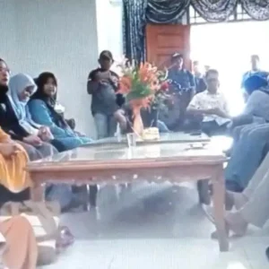 Warga Desak Inspektur Tambang Hentikan Aktivitas Tambang Pasir Besi Seluma Sementara Warga Desak Inspektur Tambang Hentikan Aktivitas Tambang Pasir Besi Seluma Sementara