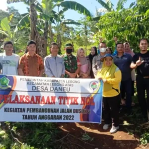 Agar Desa Berkembang dan Maju, Pemdes Daneu Buka Jalan Baru