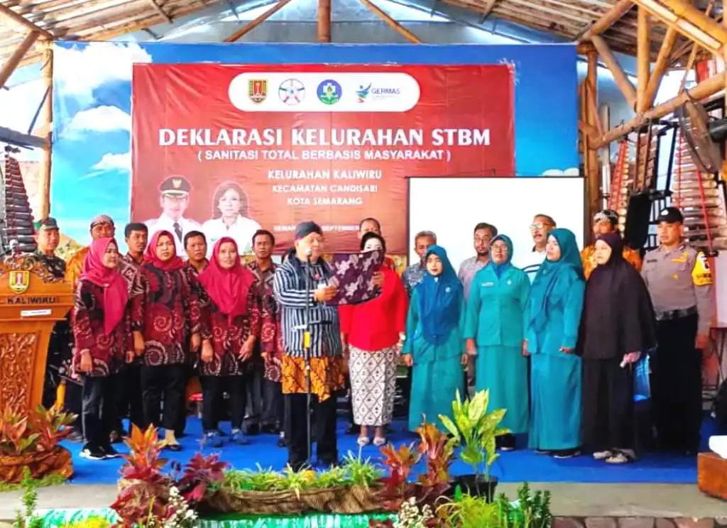 Deklarasi STBM Kelurahan Kaliwiru Dimeriahkan Cokek’an Dewandaru